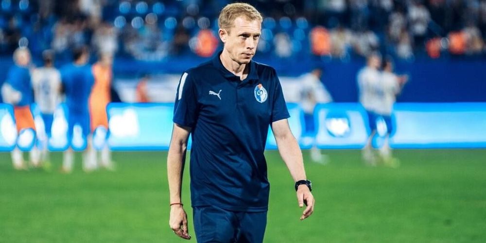 Футболисты «Факела» не хотят расставаться с главным тренером Василенко Футболисты «Факела» не хотят расставаться с главным тренером Василенко