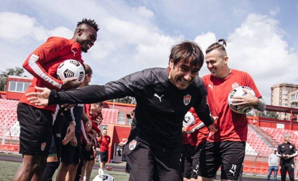 В Премьер-лиге готовится первая тренерская отставка