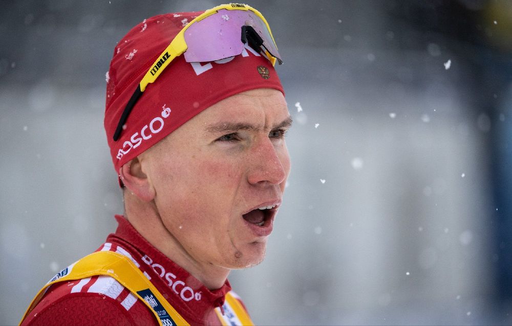 «Надо поддерживать напарника после финиша»: болельщиков возмутило поведение Большунова после командного спринта