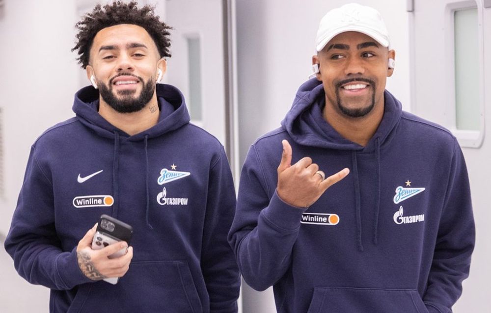 В Бразилии осуждают игроков «Зенита» Малкома и Клаудиньо за желание взять российское гражданство В Бразилии осуждают игроков «Зенита» Малкома и Клаудиньо за желание взять российское гражданство