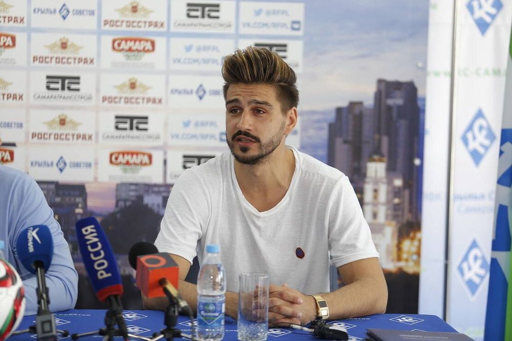 Неожиданный трансфер! 34-летний спортсмен дебютирует в КХЛ