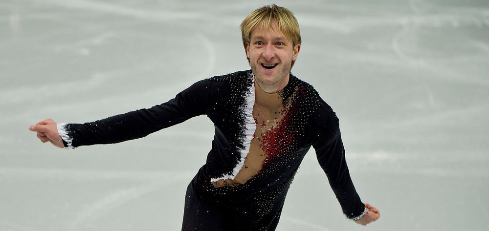 Фигуристы академии Плющенко прибыли в Омск после проблем с посадкой самолета