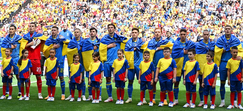 УЕФА оштрафовал Украину за антироссийский баннер