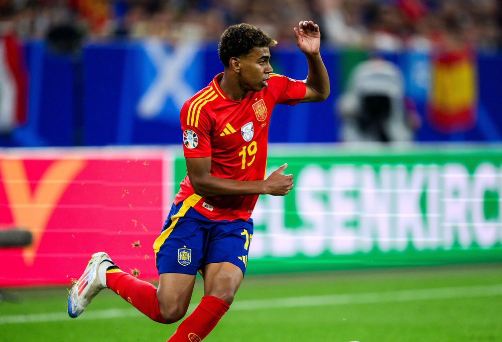 Тренер сборной Испании отреагировал на исключение Ямаля из национальной команды