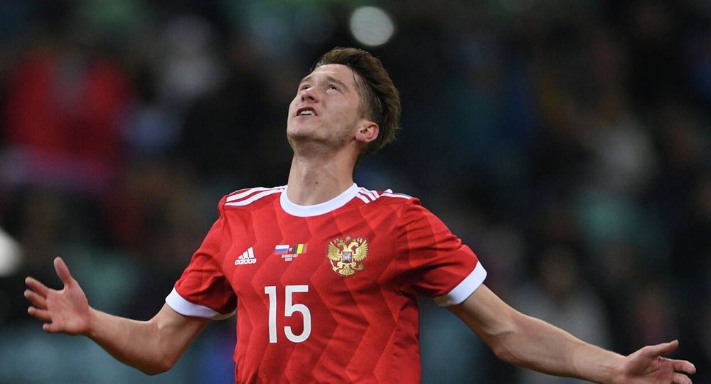 Алексей Миранчук: Развлечения в свободное время? Люблю поспать днем после тренировки Алексей Миранчук: Развлечения в свободное время? Люблю поспать днем после тренировки