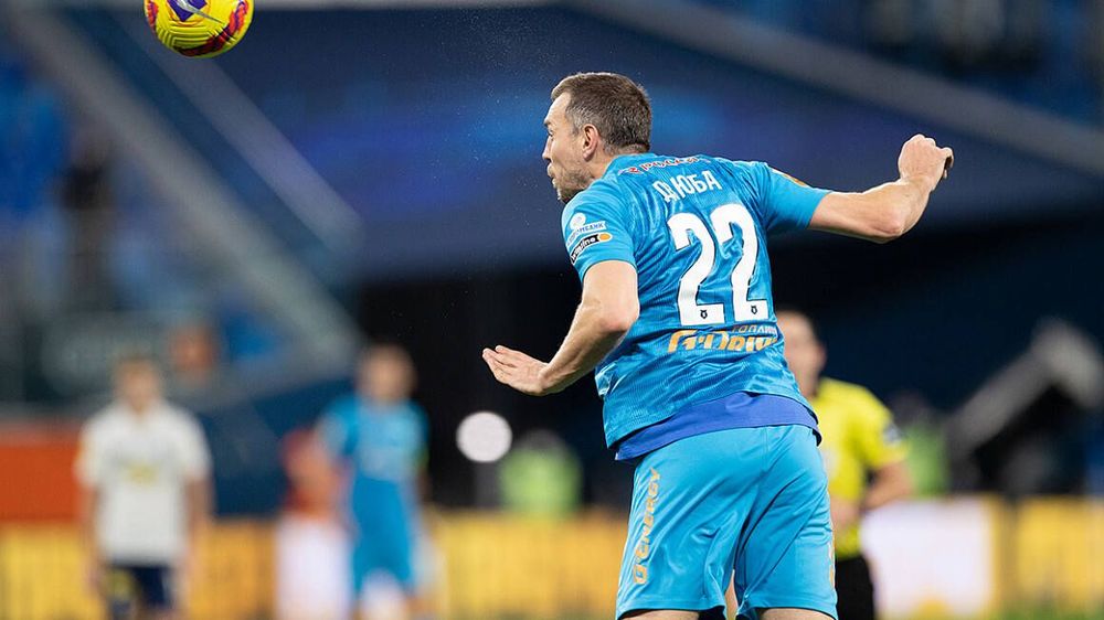 Стали известны подробности контракта, который «Црвена Звезда» предложила Дзюбе Стали известны подробности контракта, который «Црвена Звезда» предложила Дзюбе