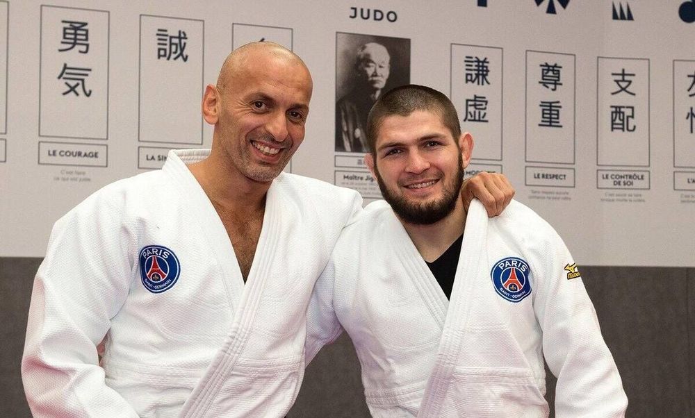 Хабиб в Париже нарасхват. Боец провел мастер-класс для дзюдоистов ПСЖ Хабиб в Париже нарасхват. Боец провел мастер-класс для дзюдоистов ПСЖ