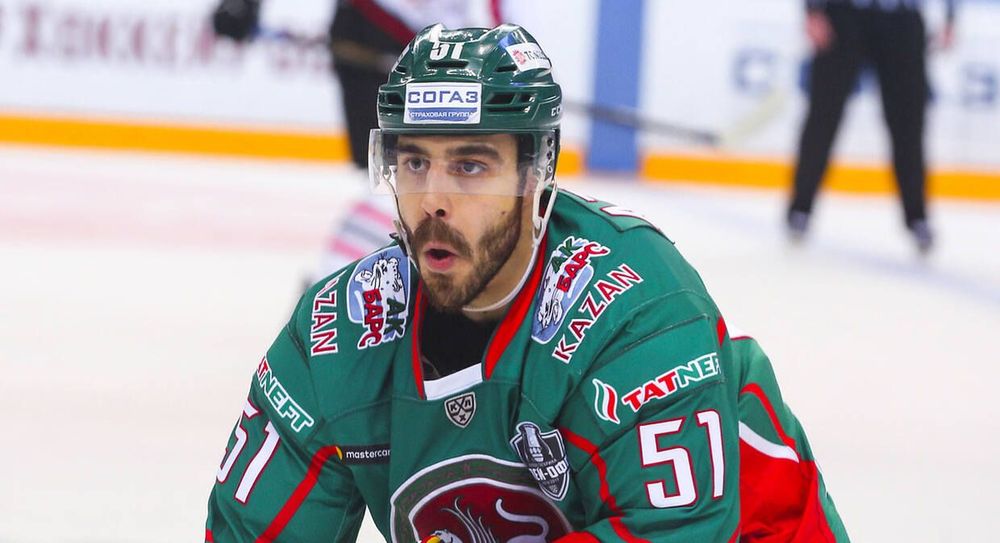 Нападающий «Ак Барса» получил перелом челюсти после броска одноклубника (ВИДЕО) Нападающий «Ак Барса» получил перелом челюсти после броска одноклубника (ВИДЕО)