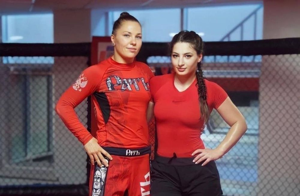 Боец MMA Ирина Алексеева о контракте с UFC: «Моя команда воплотила сон в жизнь» Боец MMA Ирина Алексеева о контракте с UFC: «Моя команда воплотила сон в жизнь»