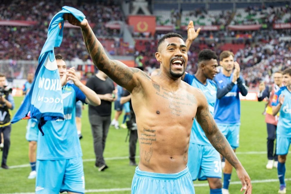 Семак словами: «Это хорошо» прокомментировал слухи об уходе Малкома из «Зенита» Семак словами: «Это хорошо» прокомментировал слухи об уходе Малкома из «Зенита»