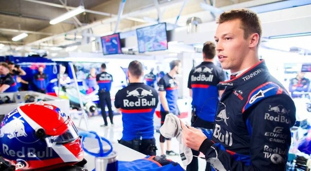 Даниил Квят: Райкконен совершил самоубийство и пытался заодно прикончить меня