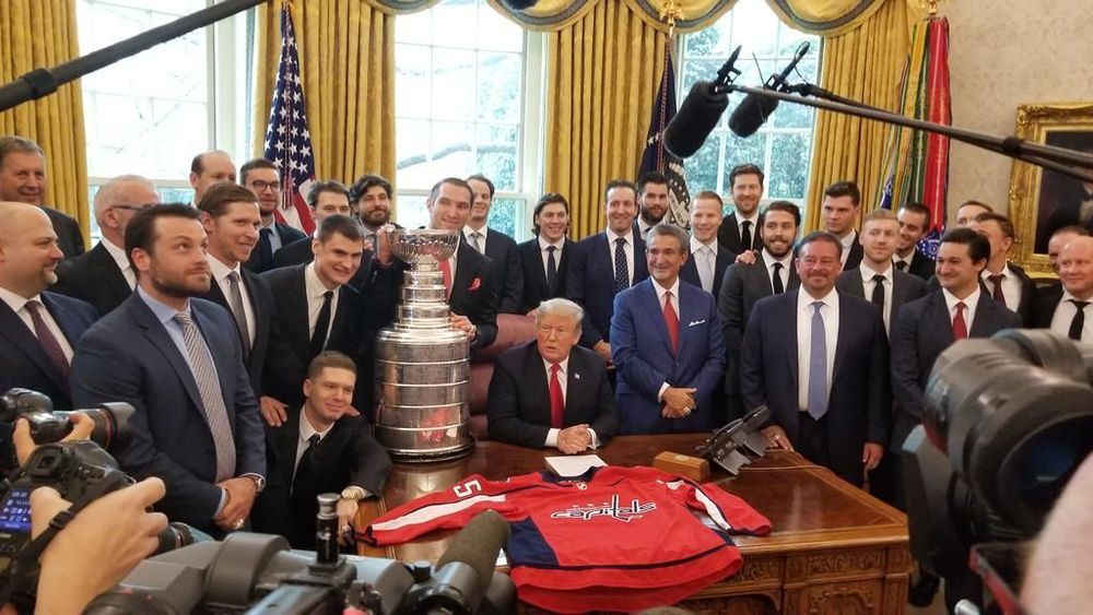Игроки «Вашингтона» встретились с Трампом. Овечкин проговорил с ним полминуты