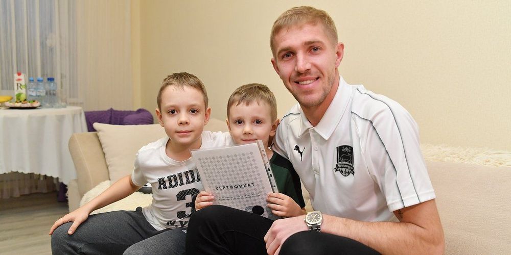 Газинский подарил абонемент маленькому болельщику «Краснодара», который плакал после матча с «Валенсией»