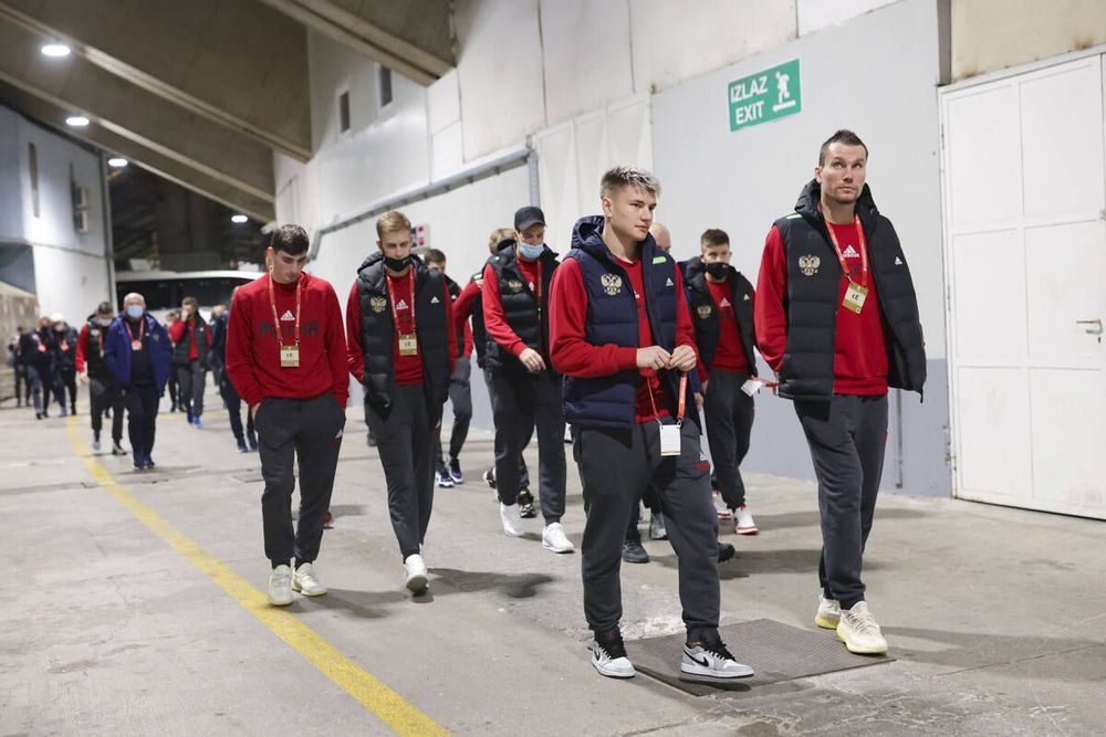 Юрист назвал отстранение сборной России «политической дискриминацией» Юрист назвал отстранение сборной России «политической дискриминацией»