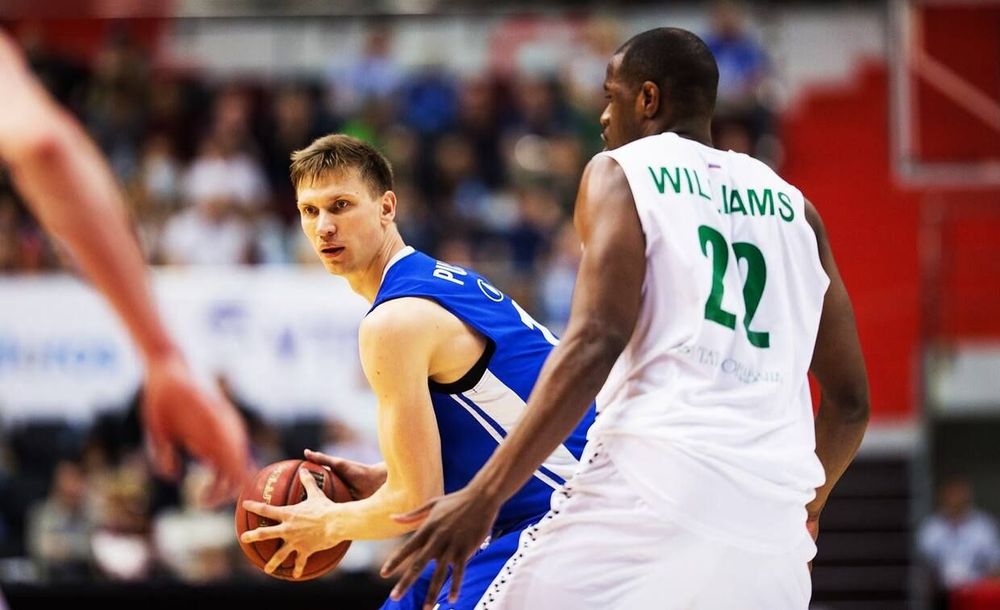 Антон Пушков остается в «Зените»