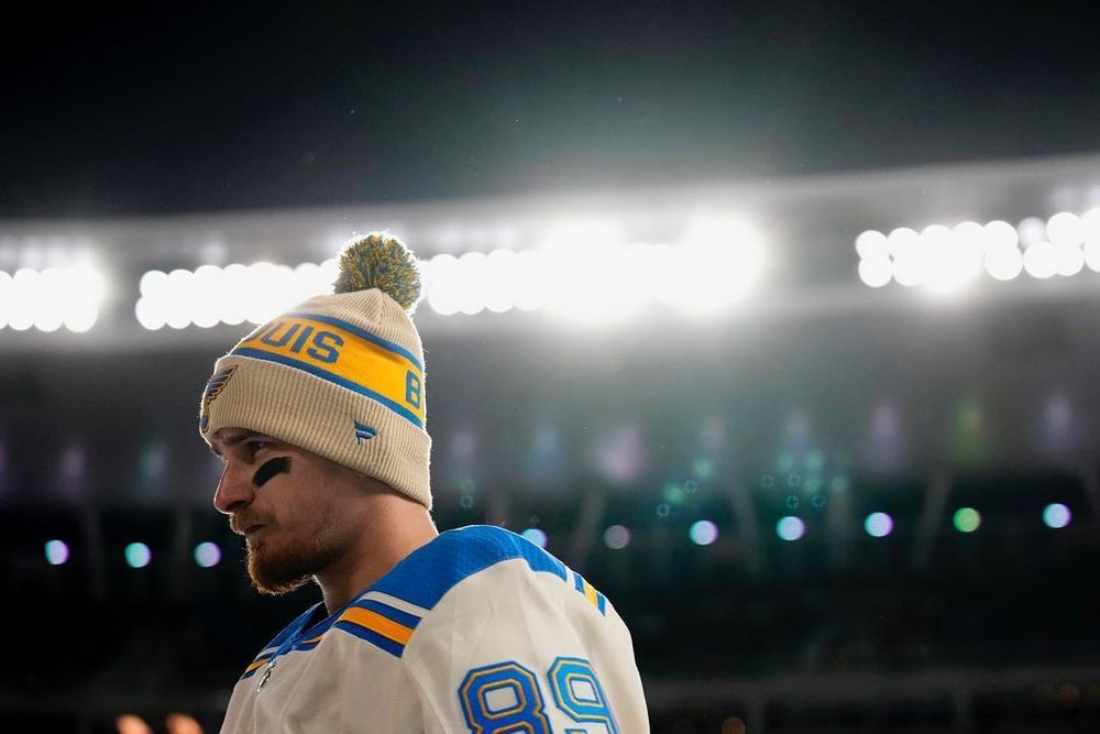 Российский хоккеист стал первой звездой матча НХЛ Российский хоккеист стал первой звездой матча НХЛ