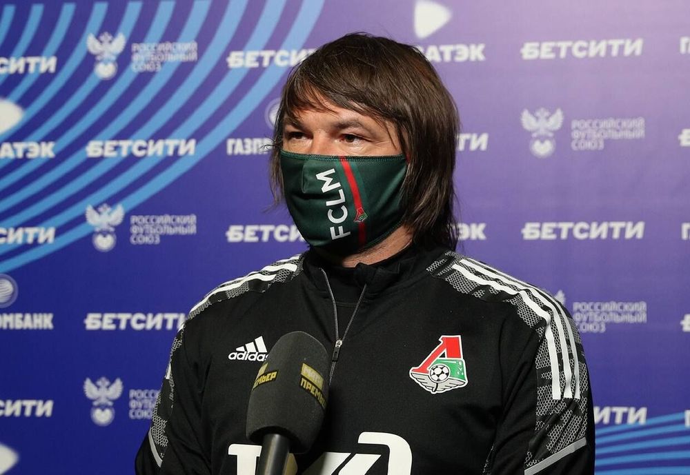 Дмитрий Сенников: Лоськов не руководит «Локомотивом», а просто сидит на скамейке