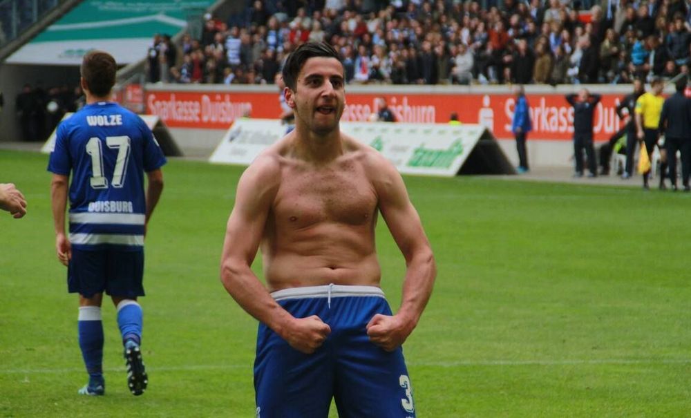 Игрок «Дуйсбурга» продолжит карьеру в «Урале» Игрок «Дуйсбурга» продолжит карьеру в «Урале»