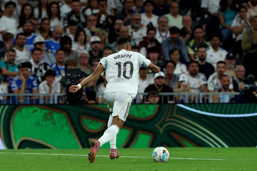 «Реал» расправился дома с «Валенсией», у Мбаппе — два гола