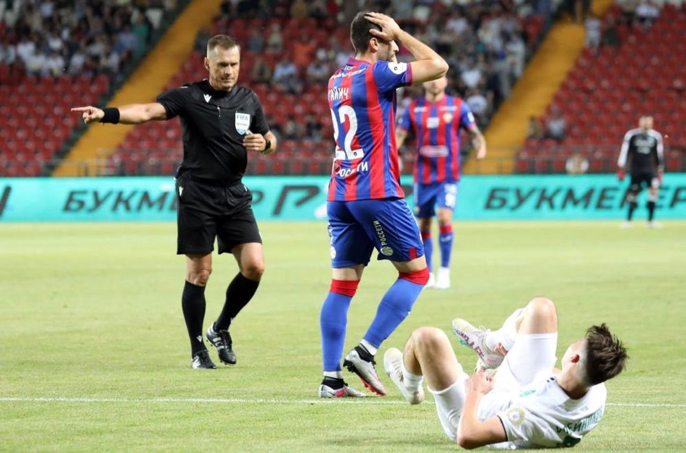 Алаев о Безбородове: Очень обидно, что такой опытный судья допустил такую ошибку Алаев о Безбородове: Очень обидно, что такой опытный судья допустил такую ошибку