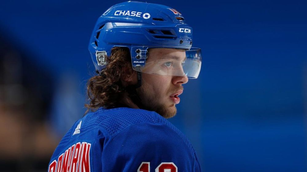 Панарин стал третьим россиянином, которому удалось набрать 40 очков в этом сезоне НХЛ Панарин стал третьим россиянином, которому удалось набрать 40 очков в этом сезоне НХЛ