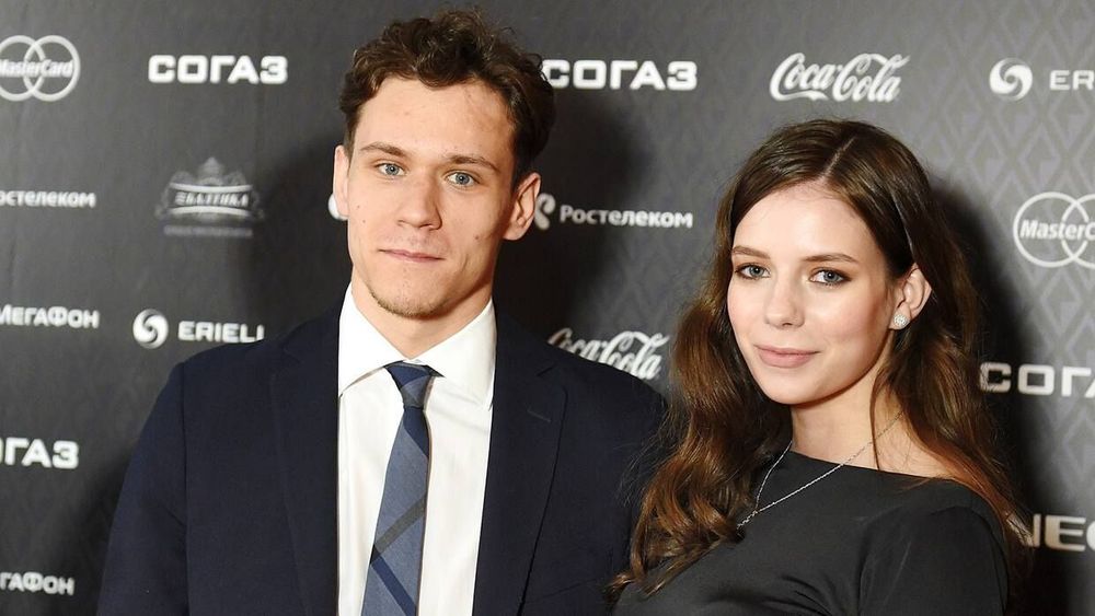 Жену Зайцева обвинили в краже наград защитника сборной России