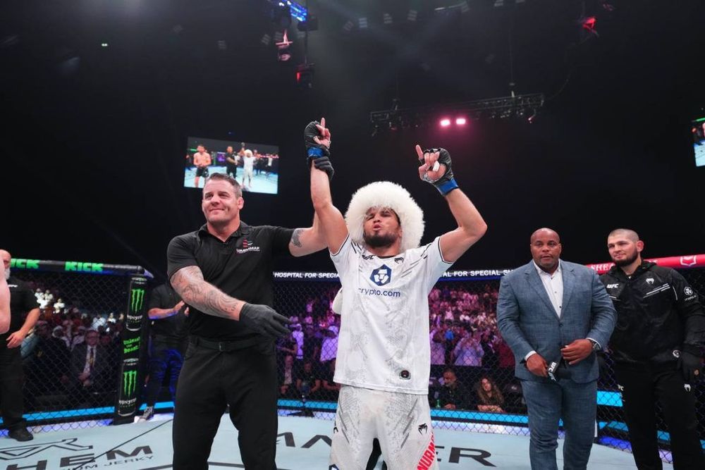 Нурмагомедов подерется в UFC до марта 2025 года