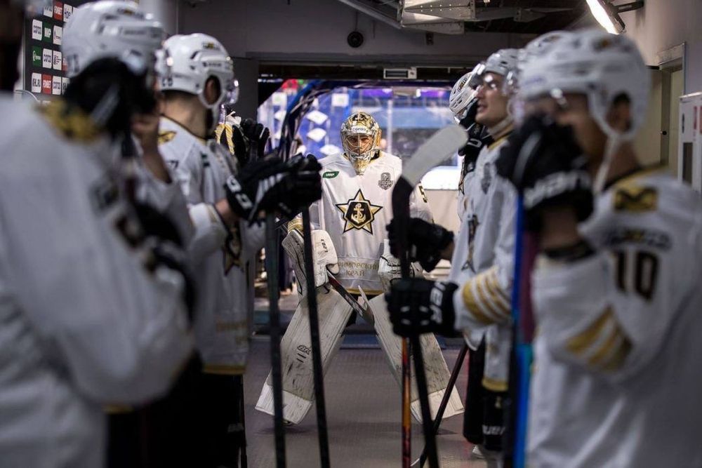 «Адмирал» установил рекорд скорострельности плей-офф КХЛ в матче с «Салаватом Юлаевым» «Адмирал» установил рекорд скорострельности плей-офф КХЛ в матче с «Салаватом Юлаевым»