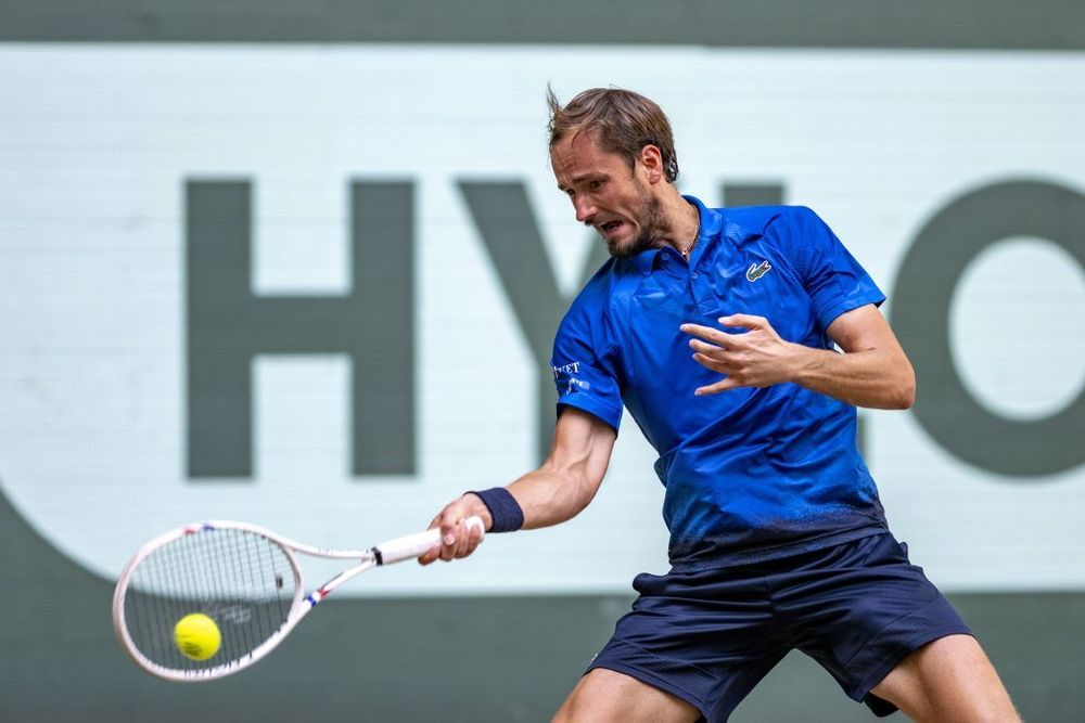 ‎Даниил Медведев сенсационно вылетел с US Open, проиграв в первом круге