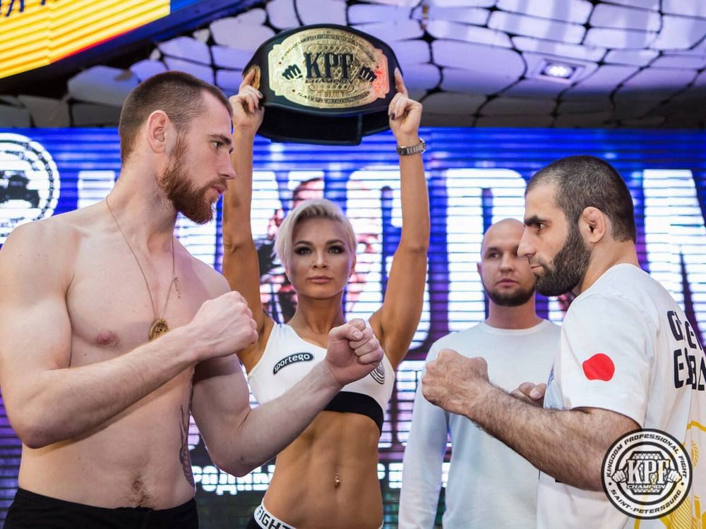 Крутые парни в самом большом ресторане Европы!