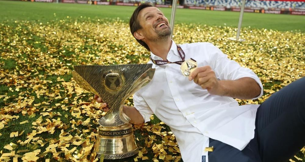 Семак не ставит цель обогнать Романцева и Газзаева по количеству титулов Семак не ставит цель обогнать Романцева и Газзаева по количеству титулов