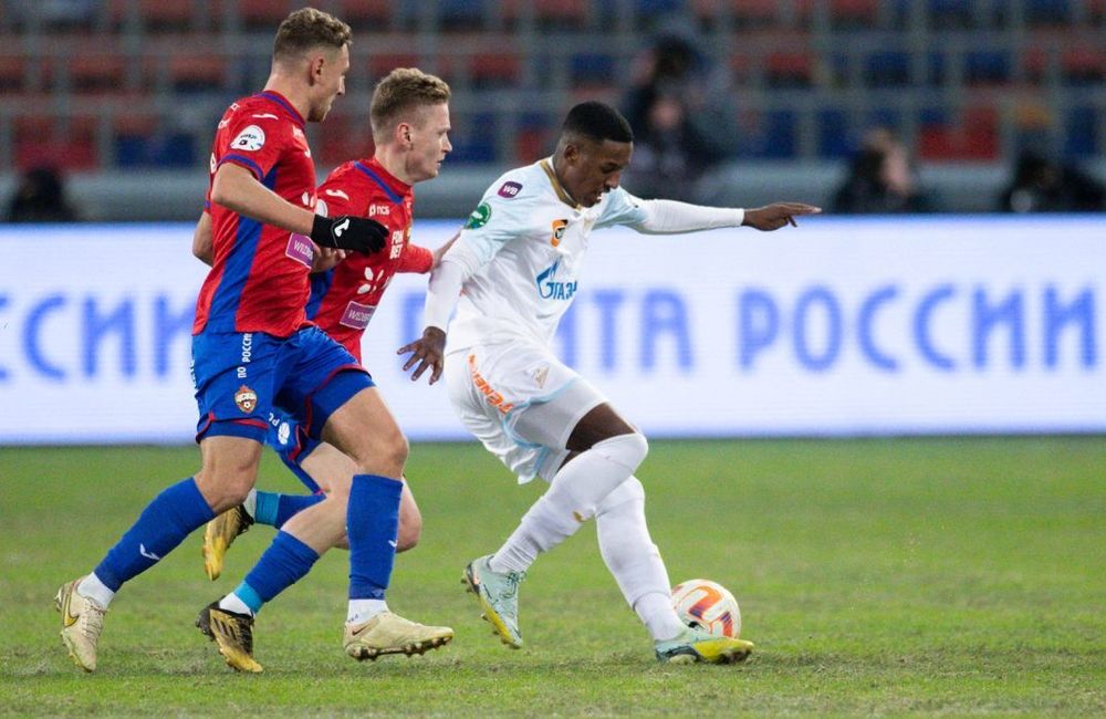 В «Зените» сообщили, что к Ренану нет интереса от других клубов В «Зените» сообщили, что к Ренану нет интереса от других клубов