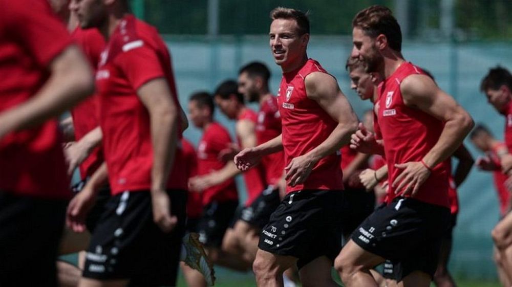 В «Рубине» опровергли ссору Рахимова со спортивным директором В «Рубине» опровергли ссору Рахимова со спортивным директором