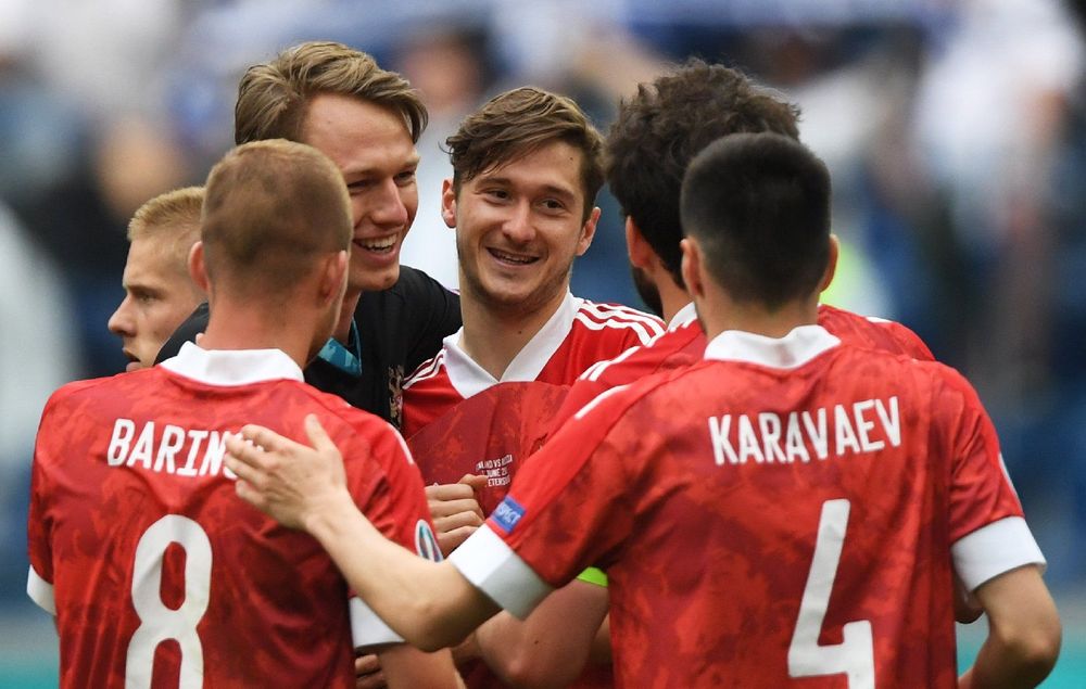 Наумов заявил, что Миранчуку не нужно возвращаться в «Локомотив» Наумов заявил, что Миранчуку не нужно возвращаться в «Локомотив»