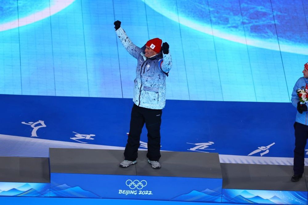 Большунов выиграл коньковый спринт на чемпионате России