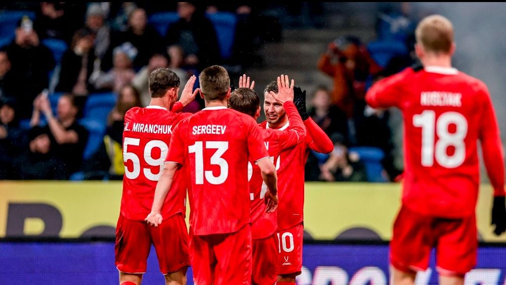 Карпин объявил окончательный состав сборной России на ноябрьский сбор — в списке 30 игроков, включая Миранчука и Головина