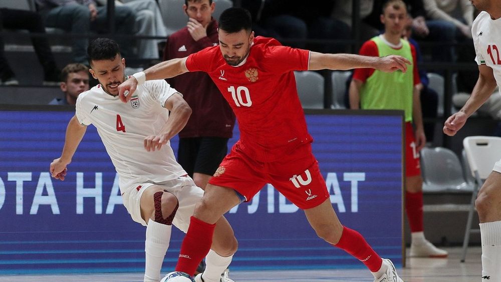 Тренер сборной России по футзалу ожидает возвращения на турниры в 2026 году