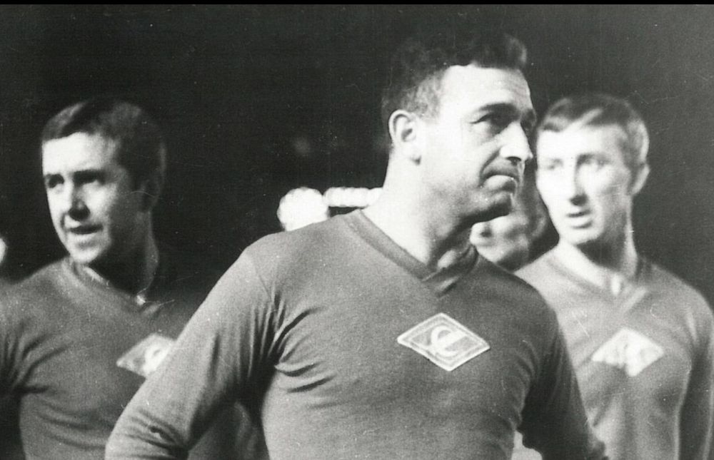 Экс-защитник «Спартака» призвал поставить памятник Симоняну