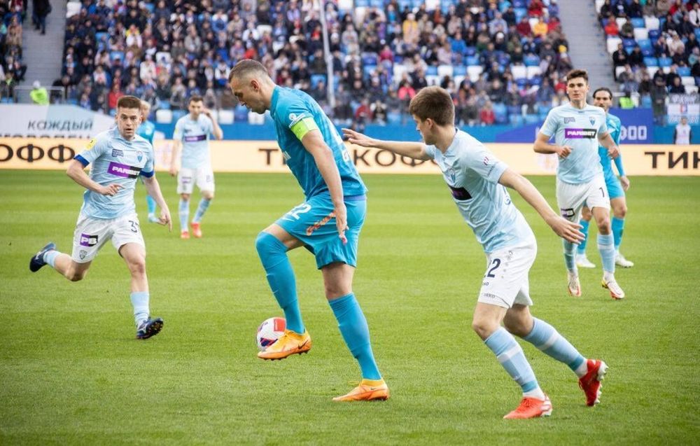 Выбор Дзюбы – огромное разочарование. Нападающий и его новый клуб не нужны друг другу Выбор Дзюбы – огромное разочарование. Нападающий и его новый клуб не нужны друг другу