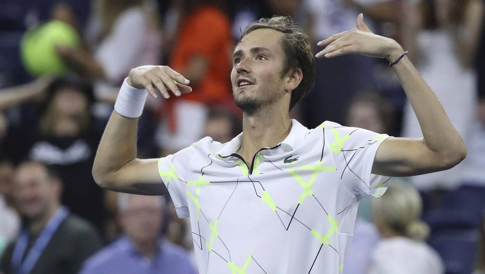 Медведев оштрафован за неспортивное поведение на US Open