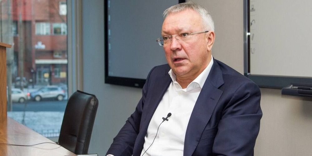 Белоус: Если бы Жалолиддинову дали шанс в «Локомотиве», а не купили «дрова» – Райковича и Камано, – он был бы в команде Белоус: Если бы Жалолиддинову дали шанс в «Локомотиве», а не купили «дрова» – Райковича и Камано, – он был бы в команде