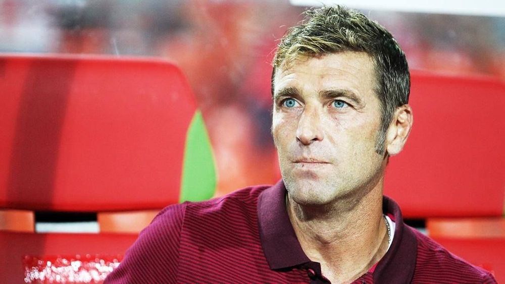 «Спартак» ─ первая команда в РФПЛ, выигравшая чемпионат при смене тренера «Спартак» ─ первая команда в РФПЛ, выигравшая чемпионат при смене тренера