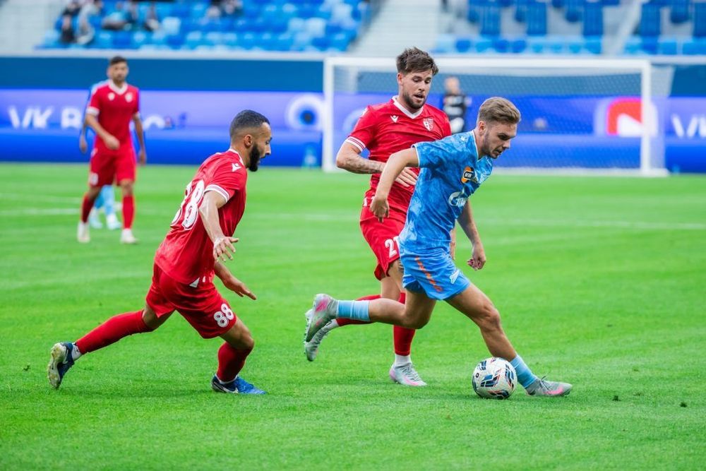 Форвард «Сьона» Лукембила ответил, в каком турнире Европы «Зенит» смог бы конкурировать