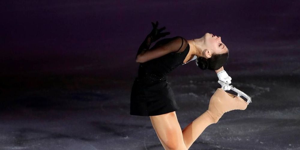 Трусова начала тренировки в Кисловодске на беговой дорожке