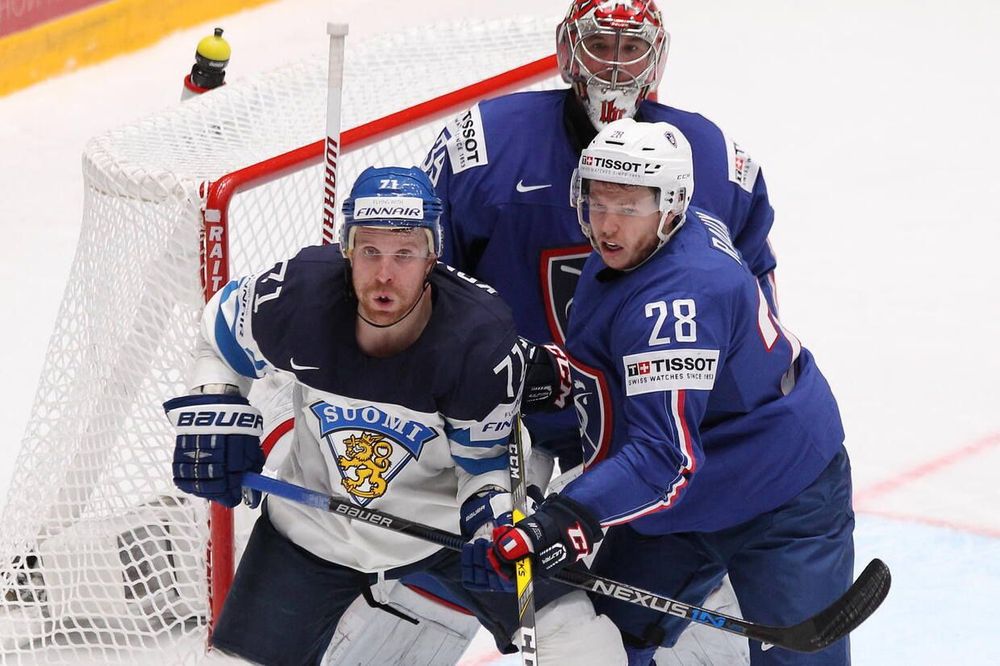 Вратарь сборной Франции Кристобаль Юэ: Выбрал Швейцарию вместо КХЛ