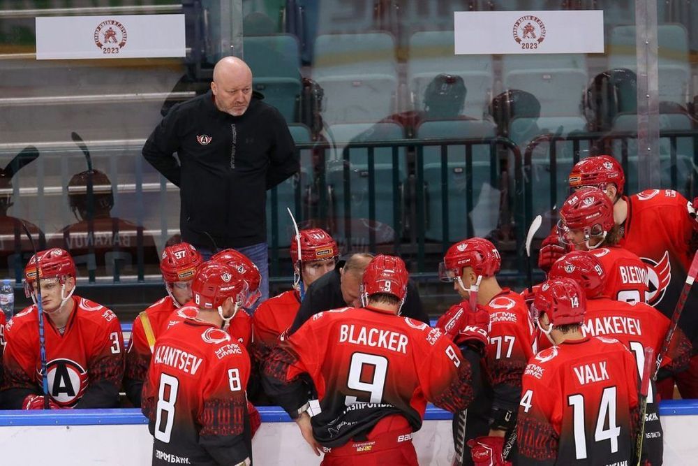 Главный тренер «Автомобилиста» — о поражении от СКА: Добавляем от игры к игре