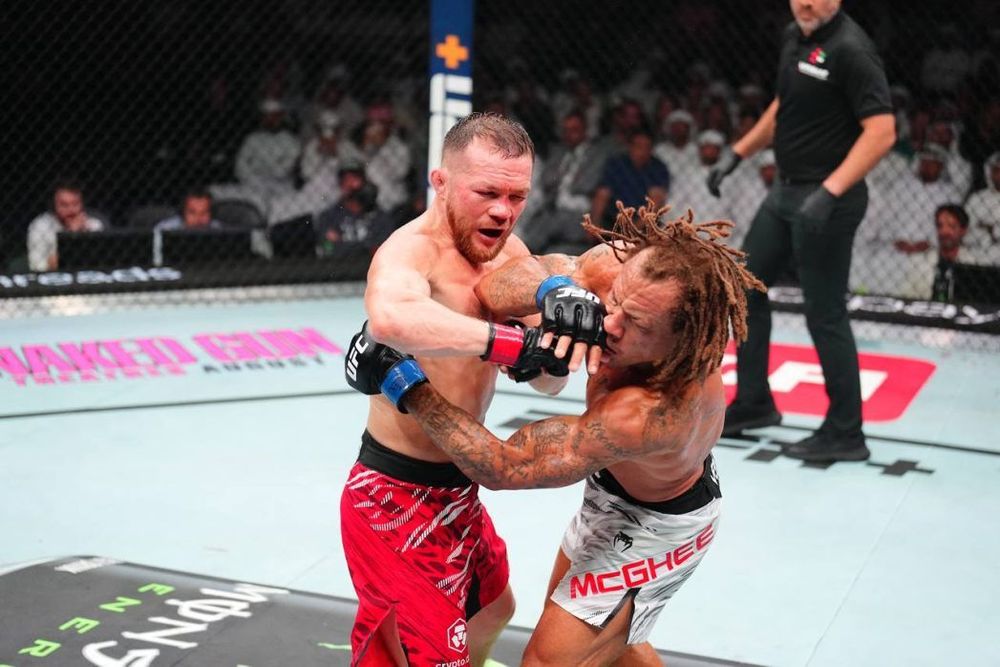 Ян победил Макги в со-главном бою UFC Абу-Даби