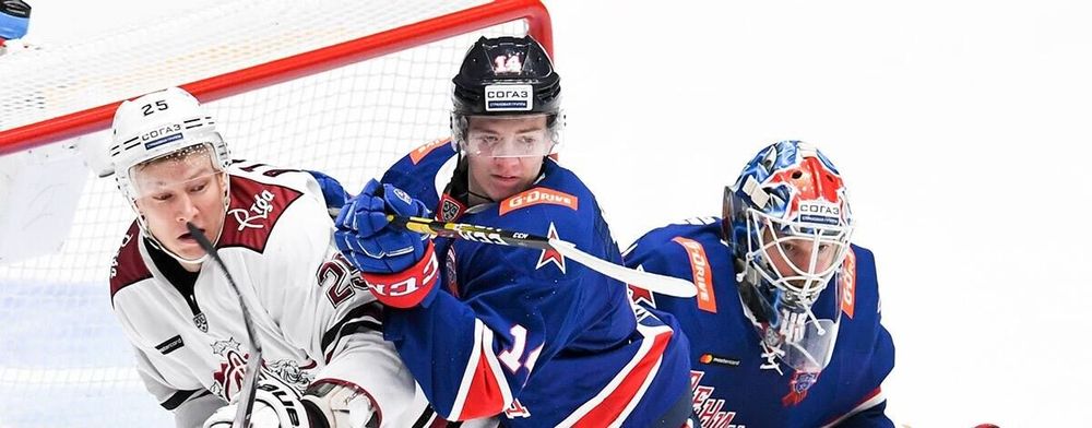 СКА отгрузил семь шайб рижскому «Динамо» и сместил ЦСКА с первого места