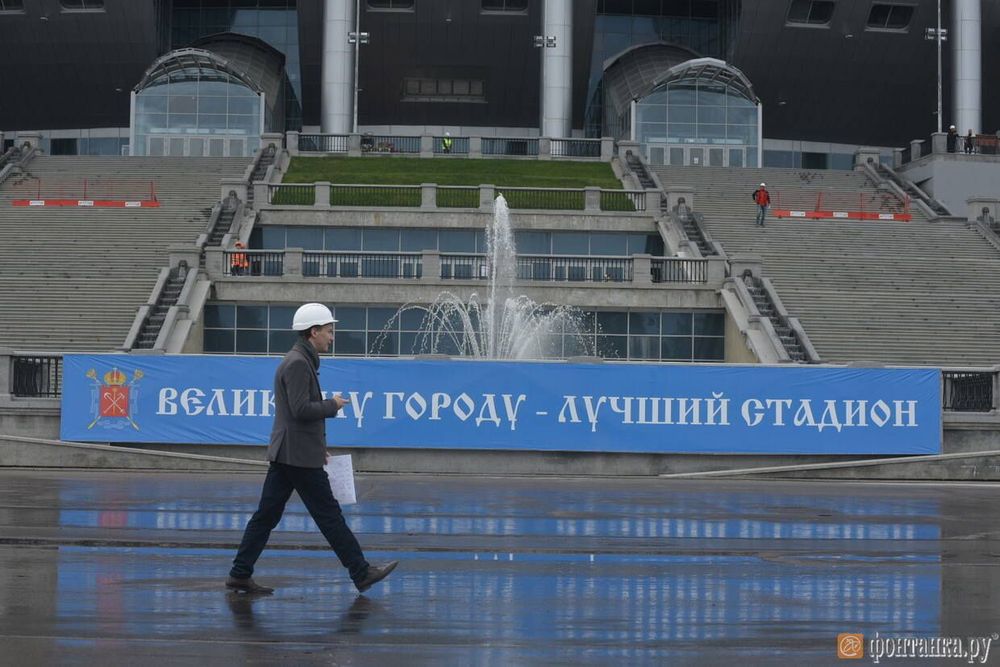 Источник: газон на «Крестовском» практически загублен из-за неправильного облучения Источник: газон на «Крестовском» практически загублен из-за неправильного облучения