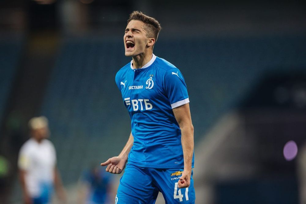 В «Динамо» раскрыли подробности несостоявшегося трансфера Захаряна в «Галатасарай» В «Динамо» раскрыли подробности несостоявшегося трансфера Захаряна в «Галатасарай»